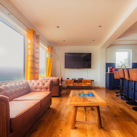 Luxury Cottage With Stunning Views By Fairy Pools 4 Carbost  Exteriör bild